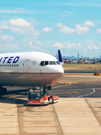 How to Travel from LaGuardia to Newark Airport: Fast, Cheap, and Stress-Free